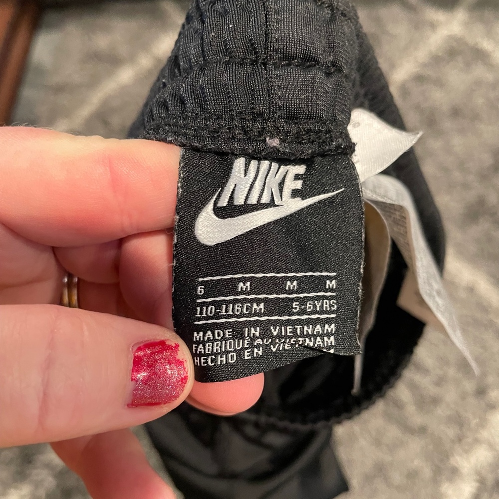 Nike Athletic Pants Child Size 6 Black Kids Unisex Swoosh Playground Activewear - Picture 4 of 6